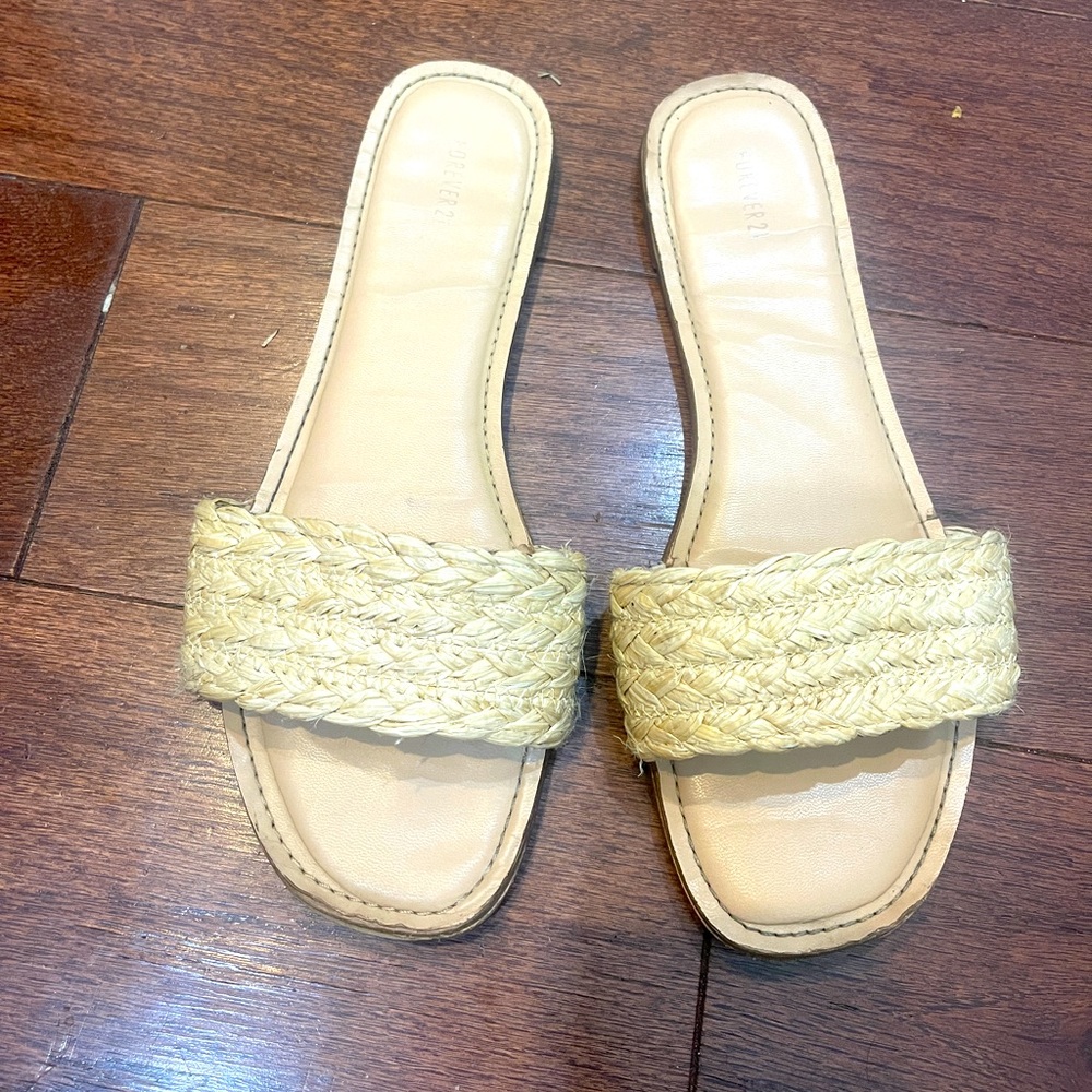 Forever 21 Rope Straw Neutral Cream Slip On sandal Shoes Size 7.5